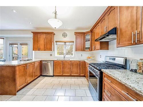 5 Westlea Avenue, Richmond Hill, ON - Indoor Photo Showing Kitchen