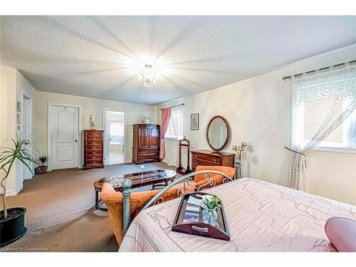 5 Westlea Avenue, Richmond Hill, ON - Indoor Photo Showing Bedroom