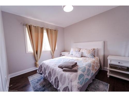 885 Glen Cedar Drive, Peterborough, ON - Indoor Photo Showing Bedroom