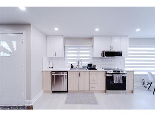 885 Glen Cedar Drive, Peterborough, ON - Indoor Photo Showing Kitchen With Upgraded Kitchen