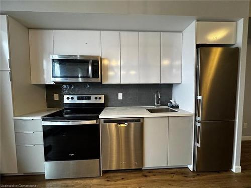 410-7 Erie Avenue, Brantford, ON - Indoor Photo Showing Kitchen