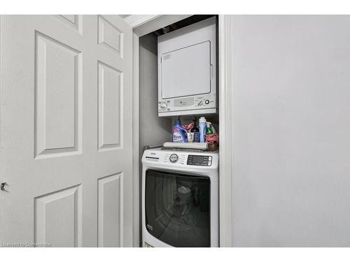 103-1460 Bishops Gate, Oakville, ON - Indoor Photo Showing Laundry Room