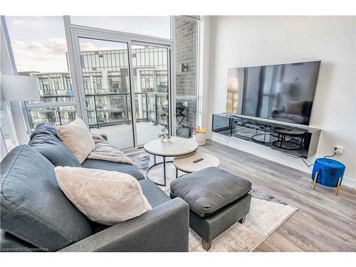 403-415 Sea Ray Avenue, Innisfil, ON - Indoor Photo Showing Living Room