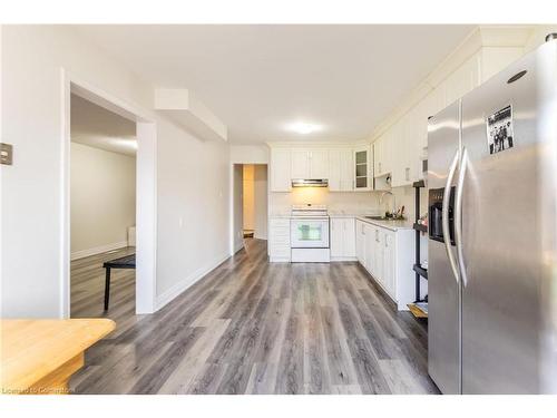 30 Rodwell Court, Brampton, ON - Indoor Photo Showing Kitchen