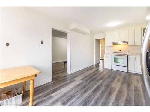 30 Rodwell Court, Brampton, ON - Indoor Photo Showing Kitchen