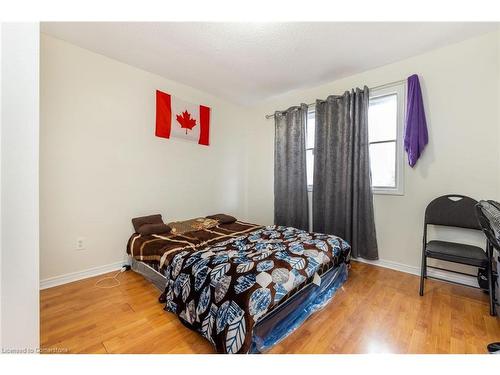 30 Rodwell Court, Brampton, ON - Indoor Photo Showing Bedroom