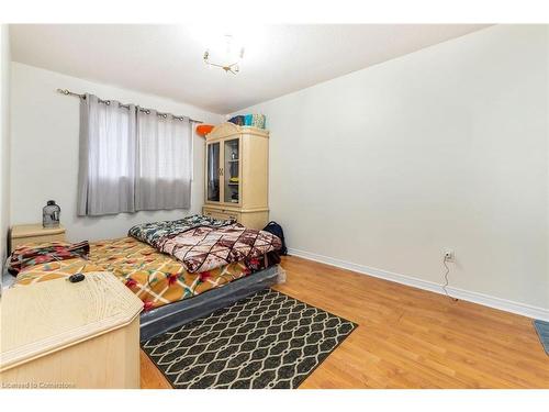 30 Rodwell Court, Brampton, ON - Indoor Photo Showing Bedroom