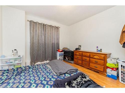 30 Rodwell Court, Brampton, ON - Indoor Photo Showing Bedroom