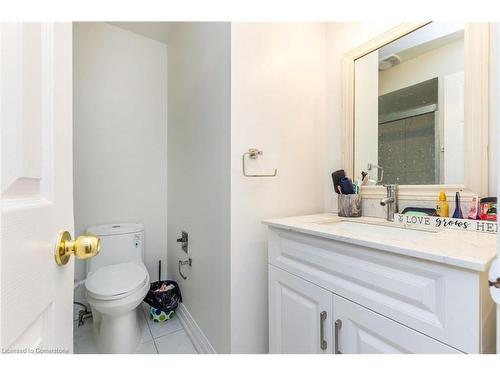 30 Rodwell Court, Brampton, ON - Indoor Photo Showing Bathroom