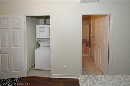 319-339 Rathburn Road W, Mississauga, ON - Indoor Photo Showing Laundry Room