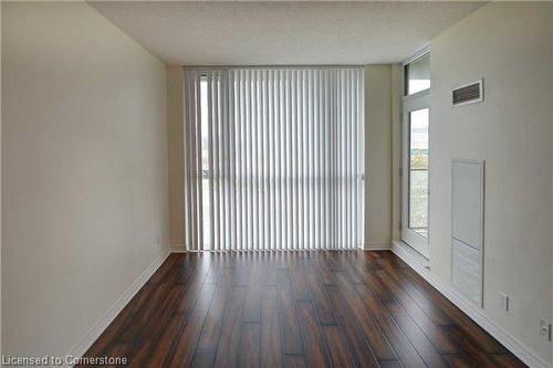 319-339 Rathburn Road W, Mississauga, ON - Indoor Photo Showing Other Room