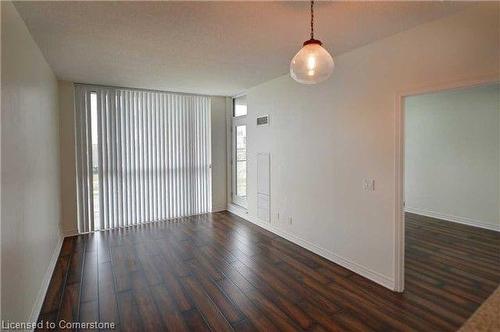 319-339 Rathburn Road W, Mississauga, ON - Indoor Photo Showing Other Room