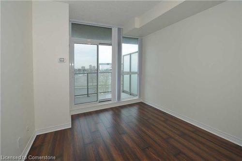 319-339 Rathburn Road W, Mississauga, ON - Indoor Photo Showing Other Room