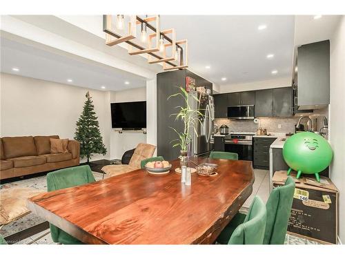 228 Duncan Lane, Milton, ON - Indoor Photo Showing Dining Room