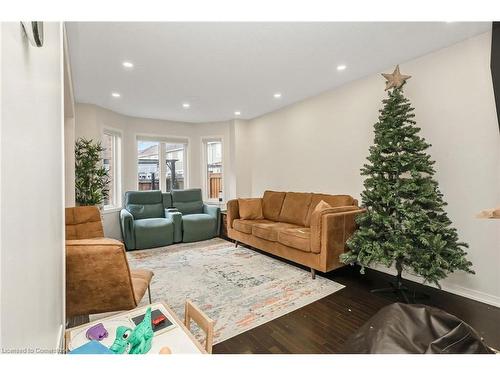 228 Duncan Lane, Milton, ON - Indoor Photo Showing Living Room