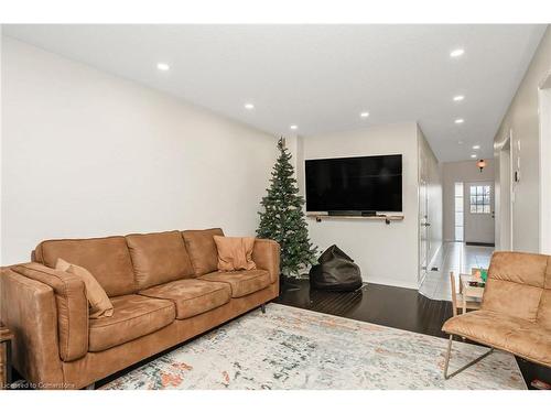 228 Duncan Lane, Milton, ON - Indoor Photo Showing Living Room