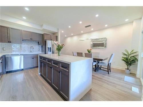 3293 Homestead Drive, Hamilton, ON - Indoor Photo Showing Kitchen With Stainless Steel Kitchen With Upgraded Kitchen