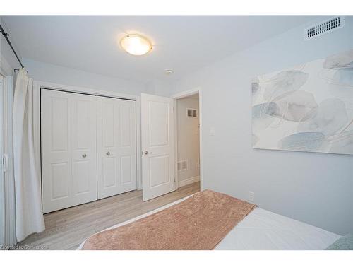 3-122 Courtland Avenue E, Kitchener, ON - Indoor Photo Showing Other Room