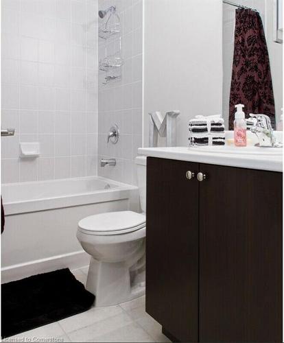 339 Rathburn Road, Mississauga, ON - Indoor Photo Showing Bathroom