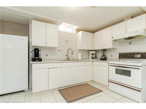 7 Teversham Court, Markham, ON - Indoor Photo Showing Kitchen