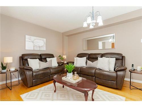 7 Teversham Court, Markham, ON - Indoor Photo Showing Living Room