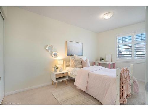 1115 Solomon Court, Milton, ON - Indoor Photo Showing Bedroom