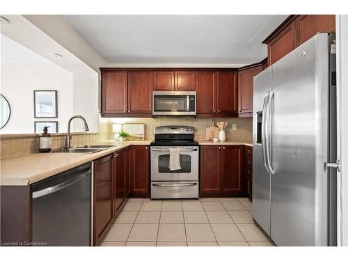 1115 Solomon Court, Milton, ON - Indoor Photo Showing Kitchen With Stainless Steel Kitchen With Double Sink