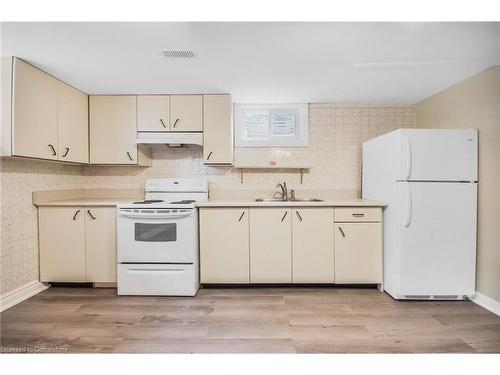 Bsmt-185 Burlington Street, London, ON - Indoor Photo Showing Kitchen