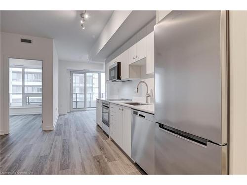 1104-5 Wellington Street S, Kitchener, ON - Indoor Photo Showing Kitchen With Upgraded Kitchen