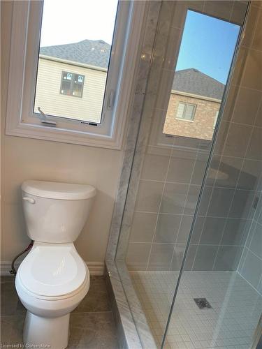 48 Prudhoe Terrace, Barrie, ON - Indoor Photo Showing Bathroom