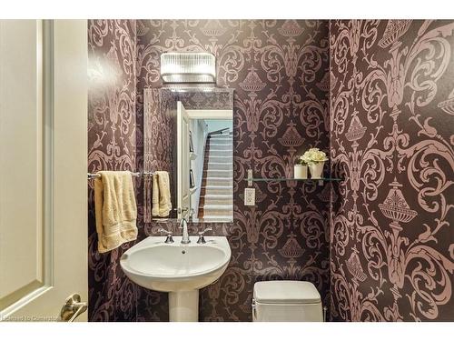 2378 Marine Drive, Oakville, ON - Indoor Photo Showing Bathroom