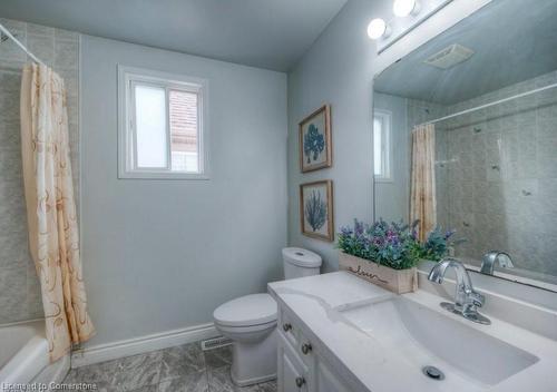 76 Isabella Street, Kitchener, ON - Indoor Photo Showing Bathroom