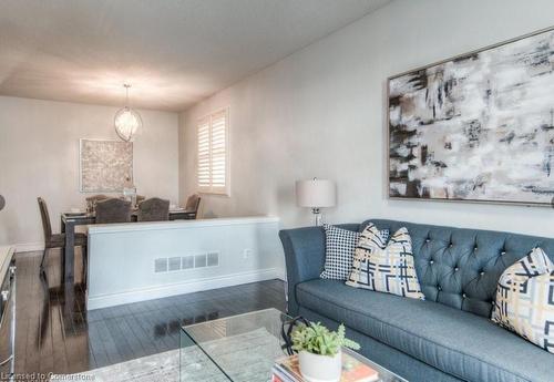 76 Isabella Street, Kitchener, ON - Indoor Photo Showing Living Room