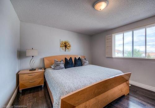 76 Isabella Street, Kitchener, ON - Indoor Photo Showing Bedroom