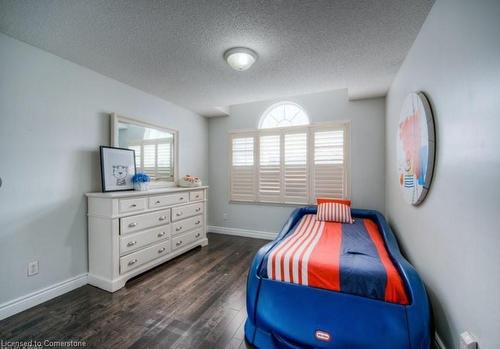 76 Isabella Street, Kitchener, ON - Indoor Photo Showing Bedroom