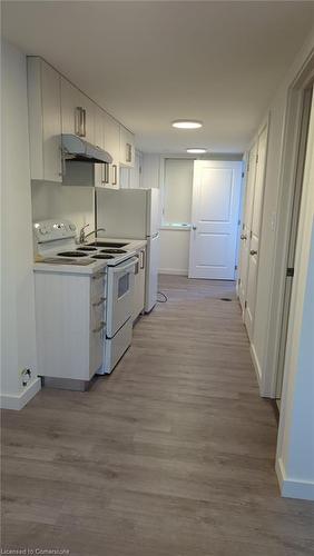 Lower-139 Highriver Trail, Welland, ON - Indoor Photo Showing Kitchen