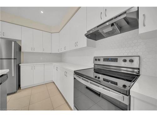 85 Grassbourne Avenue, Kitchener, ON - Indoor Photo Showing Kitchen