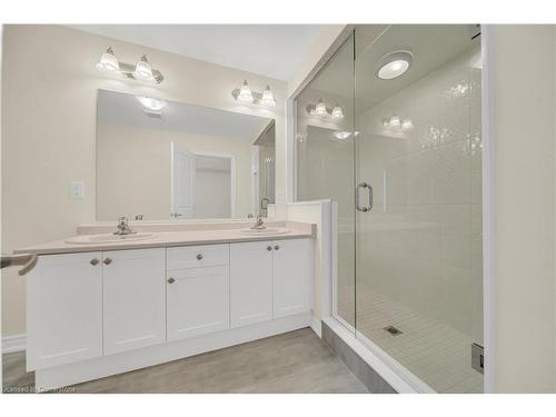 85 Grassbourne Avenue, Kitchener, ON - Indoor Photo Showing Bathroom