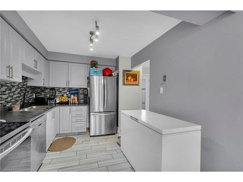 16 Mullis Crescent, Brampton, ON - Indoor Photo Showing Kitchen With Double Sink