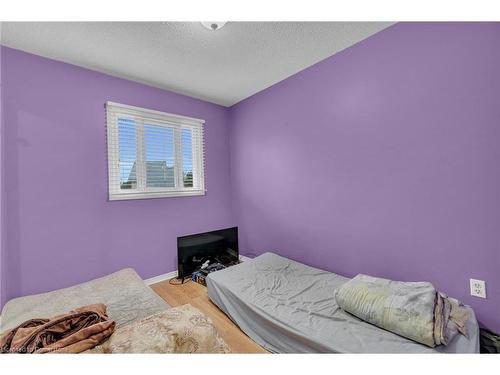 16 Mullis Crescent, Brampton, ON - Indoor Photo Showing Bedroom