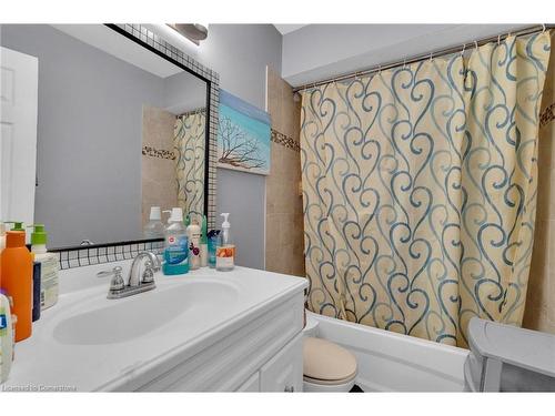 16 Mullis Crescent, Brampton, ON - Indoor Photo Showing Bathroom