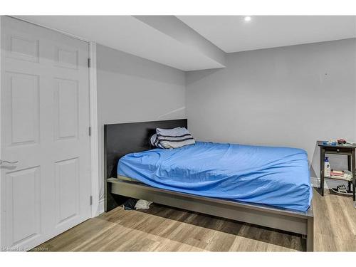 16 Mullis Crescent, Brampton, ON - Indoor Photo Showing Bedroom