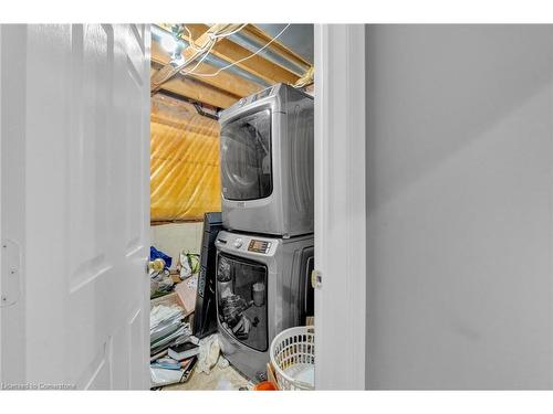 16 Mullis Crescent, Brampton, ON - Indoor Photo Showing Laundry Room