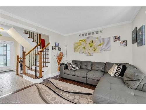 16 Mullis Crescent, Brampton, ON - Indoor Photo Showing Living Room