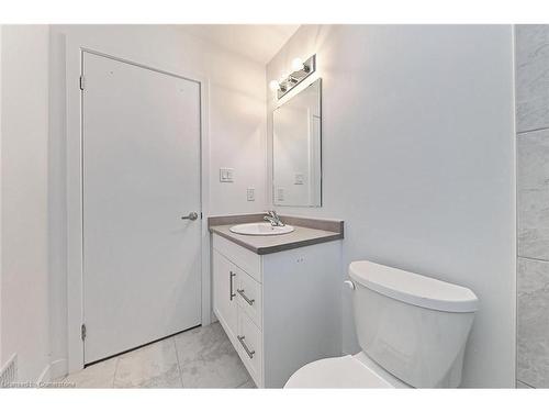 12 Roper Place, Kitchener, ON - Indoor Photo Showing Bathroom