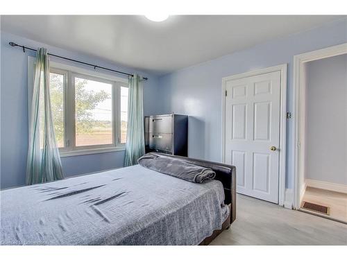 15 Grencer Road, Bradford, ON - Indoor Photo Showing Bedroom