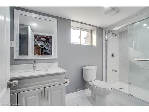 15 Grencer Road, Bradford, ON - Indoor Photo Showing Bathroom