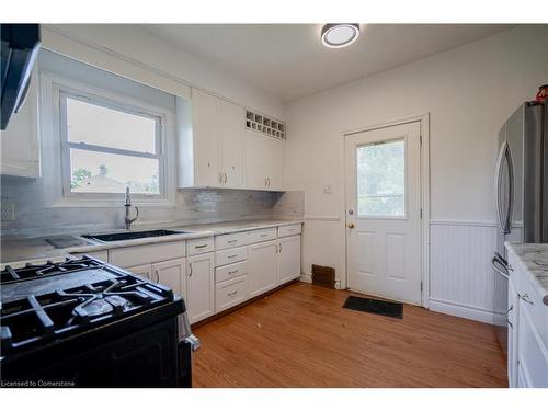 4965 Jepson Street, Niagara Falls, ON - Indoor Photo Showing Kitchen