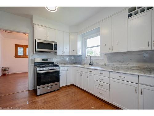 4965 Jepson Street, Niagara Falls, ON - Indoor Photo Showing Kitchen