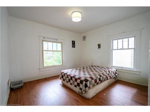 4965 Jepson Street, Niagara Falls, ON - Indoor Photo Showing Bedroom